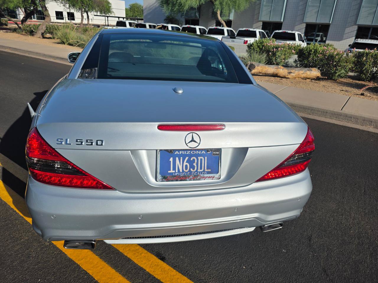Used 2011 Mercedes-Benz SL 550 w/ Premium I Pkg image 10