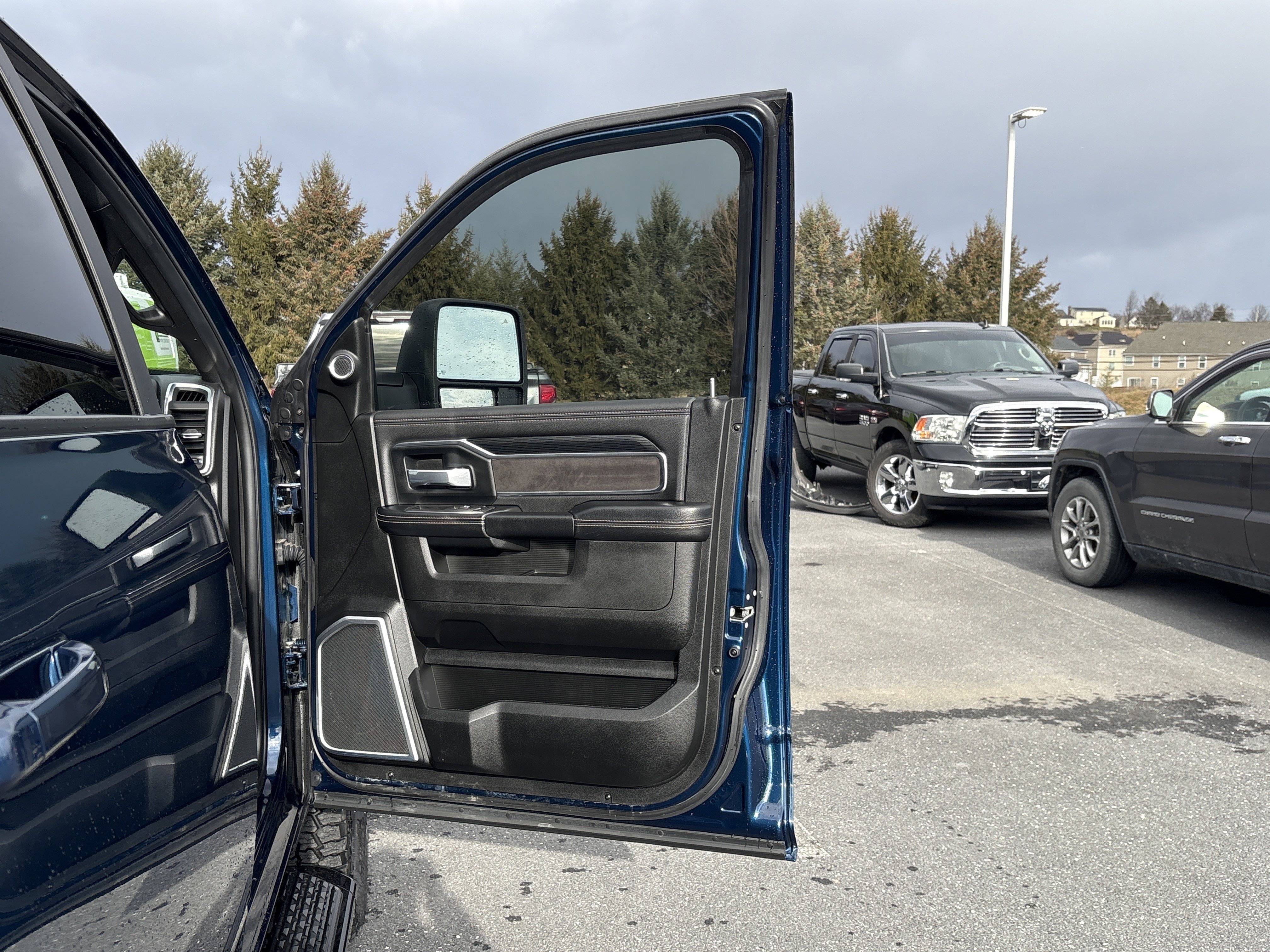 Used 2024 RAM 3500 Laramie w/ Night Edition image 8