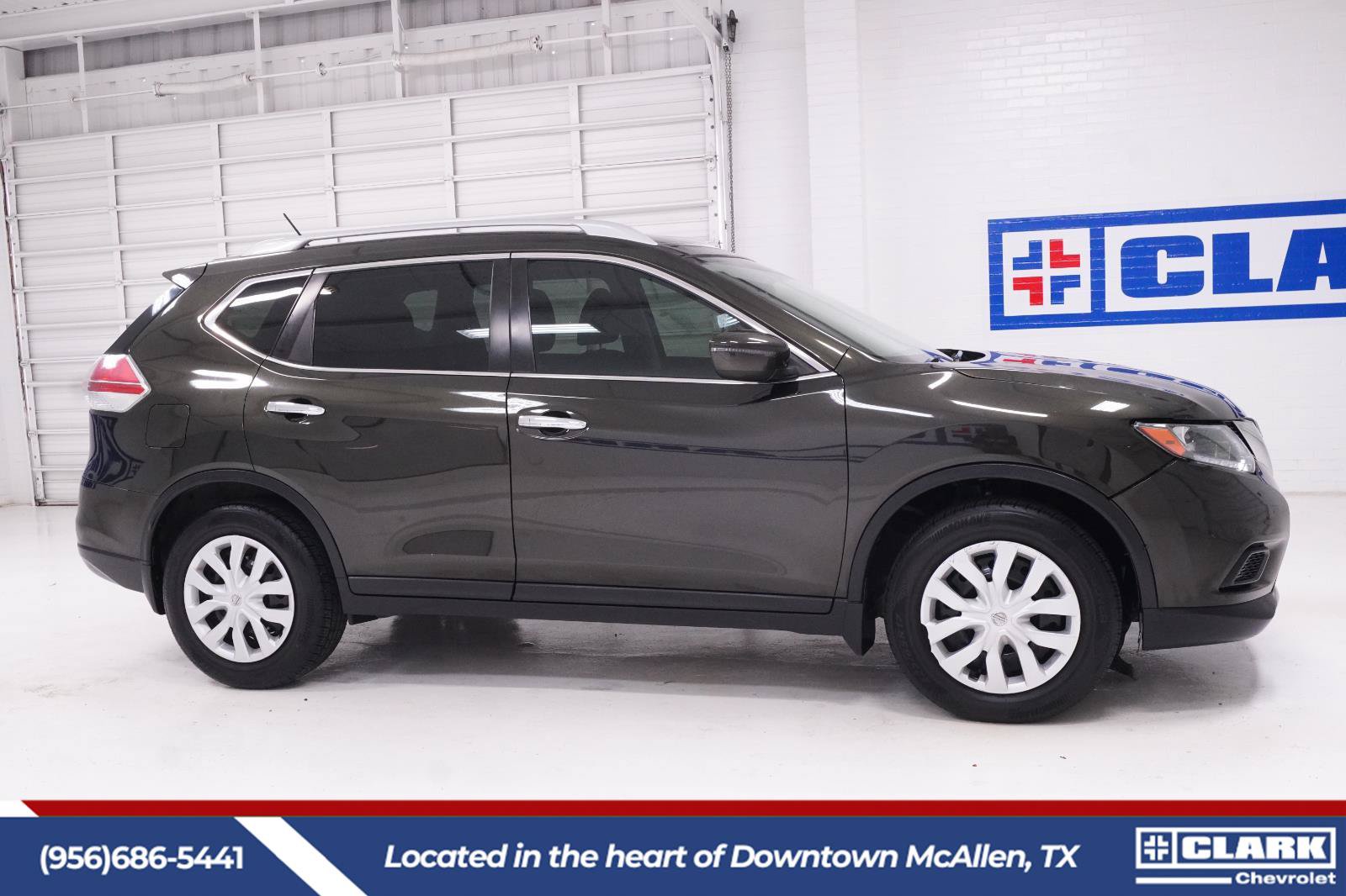 Used 2016 Nissan Rogue S w/ Appearance Package FWD image 4