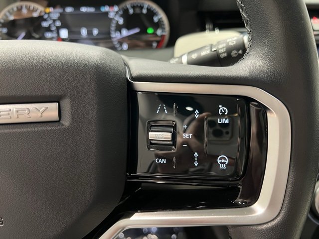 Used 2023 Land Rover Discovery Sport SE image 32