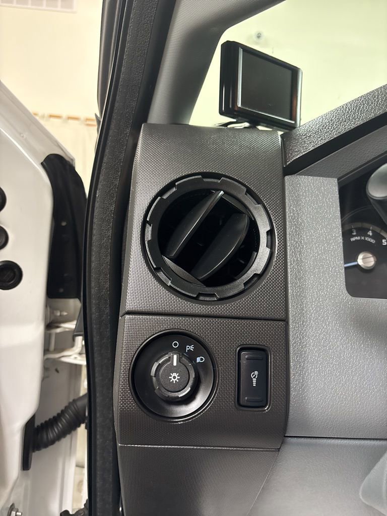 Used 2015 Ford F250 XL w/ XL Value Package AWD/4WD image 11