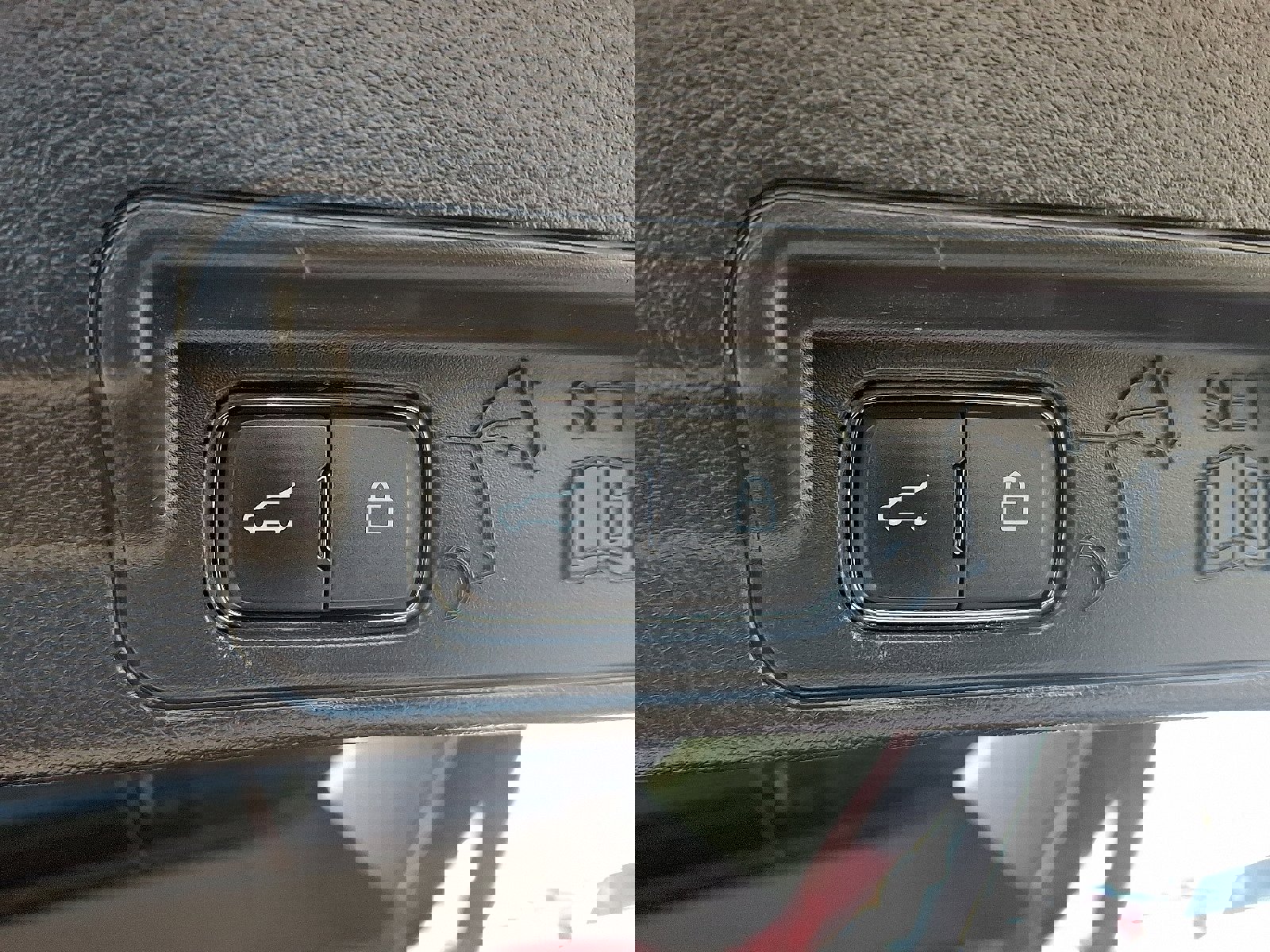 Used 2022 Ford Explorer Limited w/ Equipment Group 301A image 29