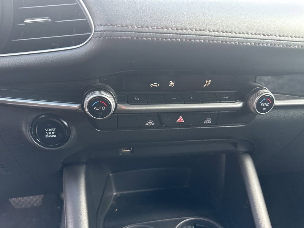 Used 2020 MAZDA MAZDA3 Hatchback FWD image 13