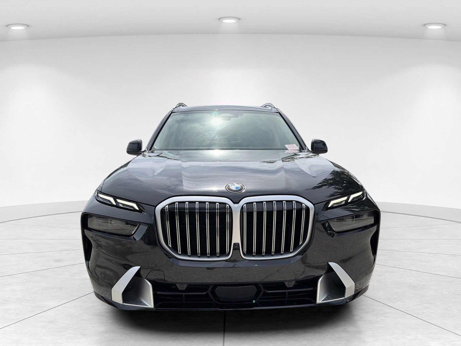 Used 2024 BMW X7 xDrive40i AWD/4WD image 2