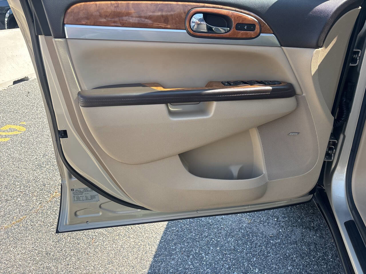 Used 2008 Buick Enclave CXL w/ Entertainment Package #3 AWD/4WD image 18