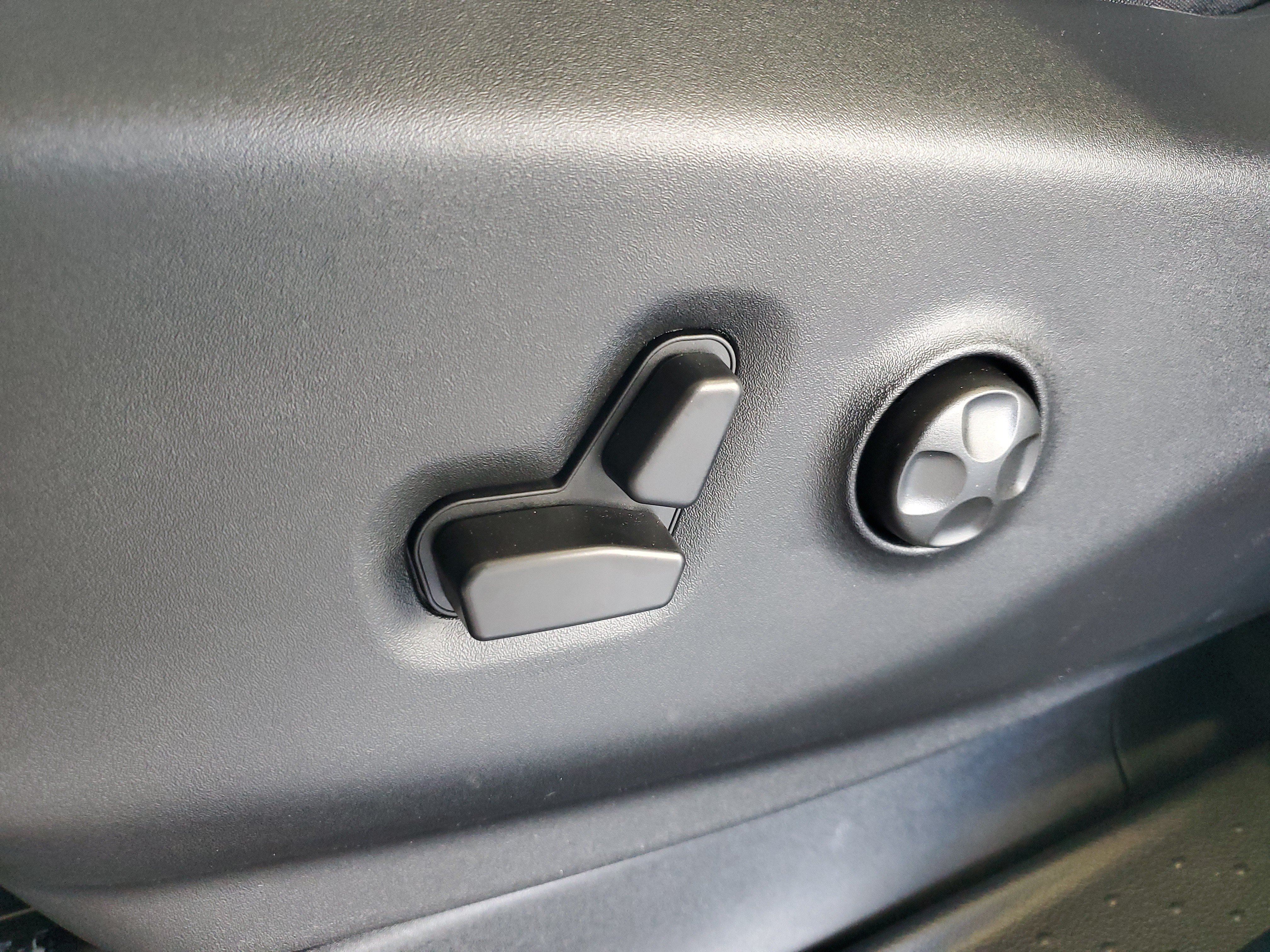 New 2027 Chrysler Pacifica Select FWD image 20