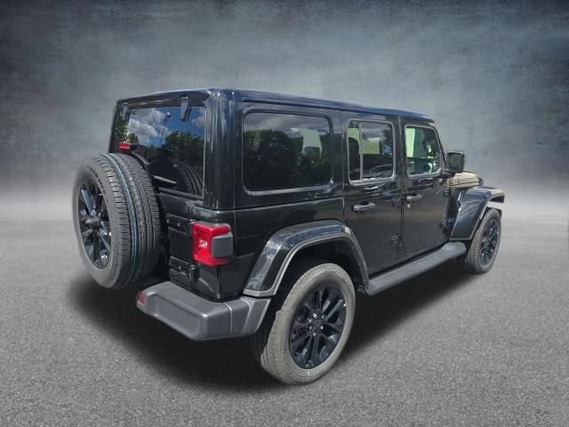 Used 2025 Jeep Wrangler Unlimited Sahara AWD/4WD image 9