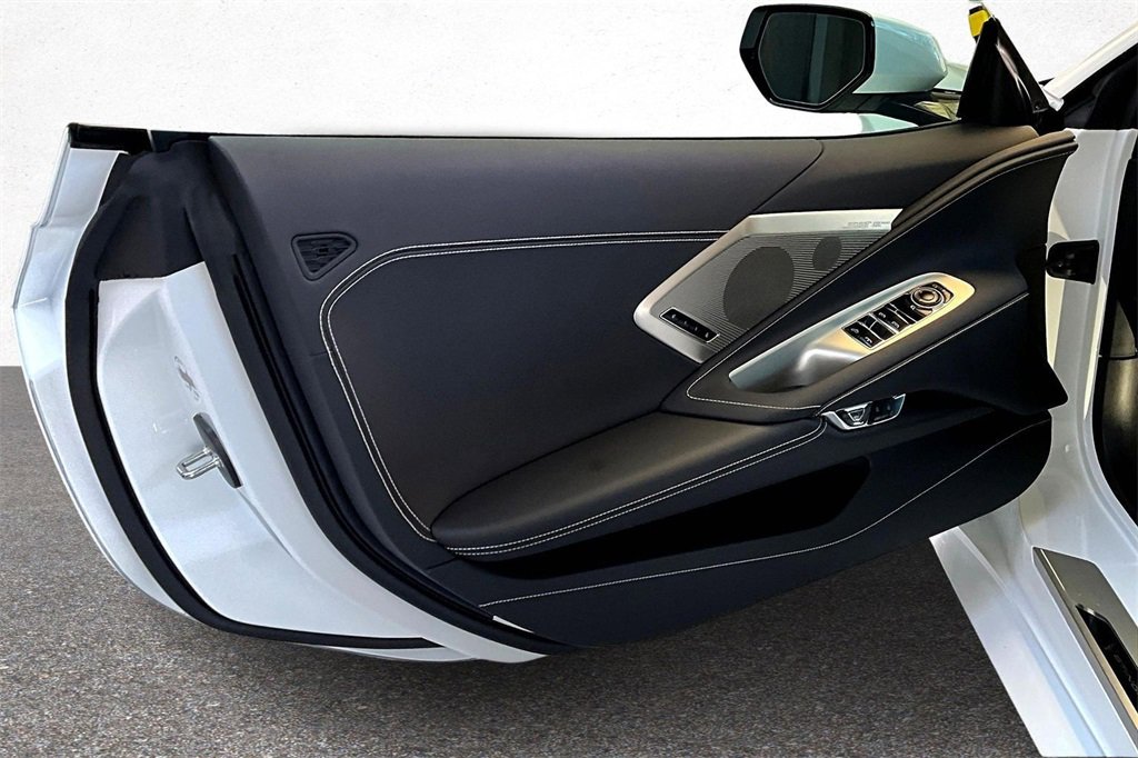 Used 2025 Chevrolet Corvette Stingray Preferred Conv w/ 2LT image 17