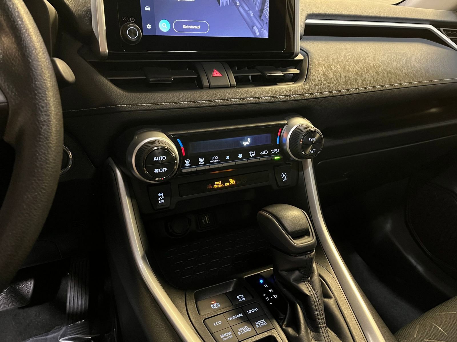 Used 2025 Toyota RAV4 XLE image 18