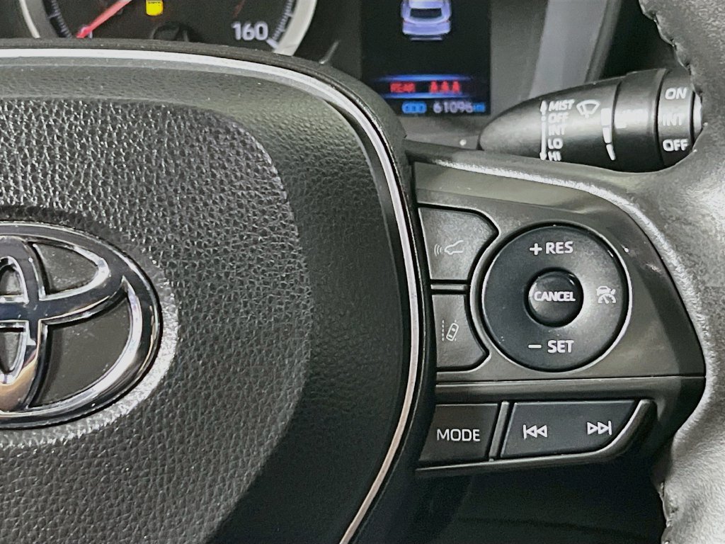 Used 2022 Toyota Corolla Cross LE w/ Moonroof Package FWD image 17