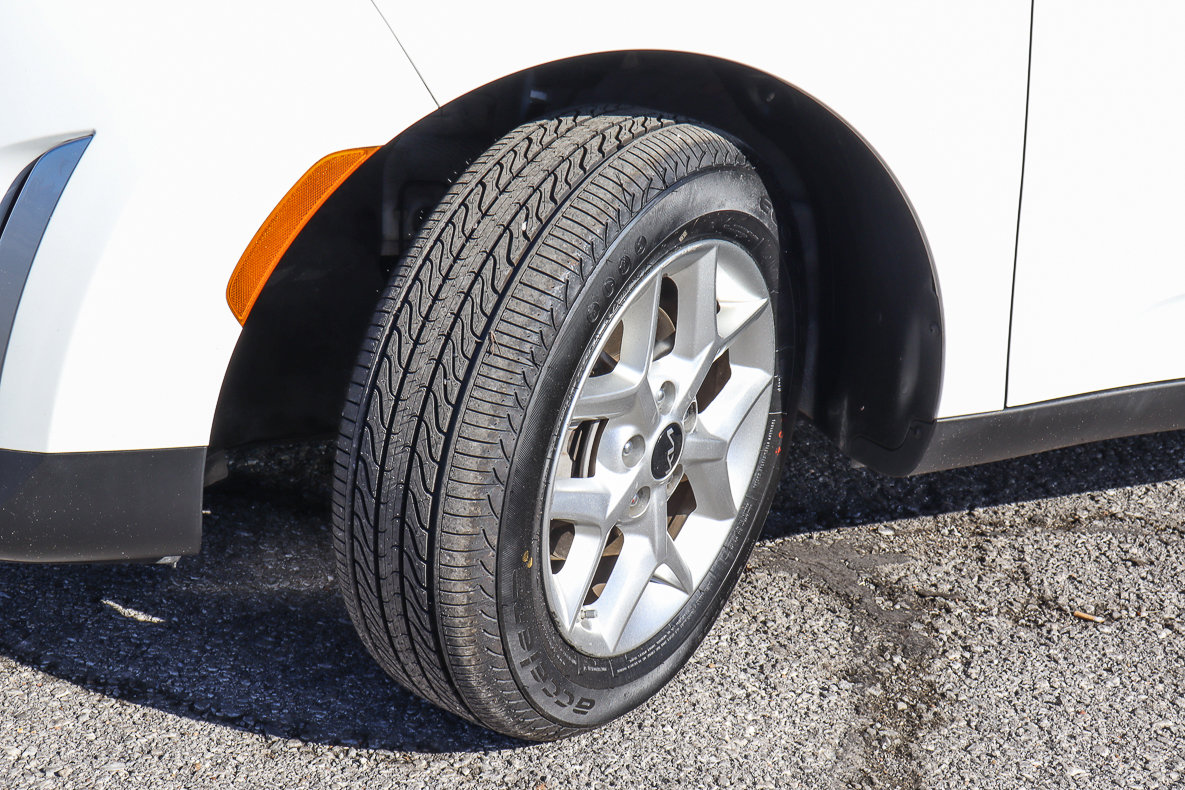 Used 2024 Kia Soul LX w/ Option Group 015 image 17