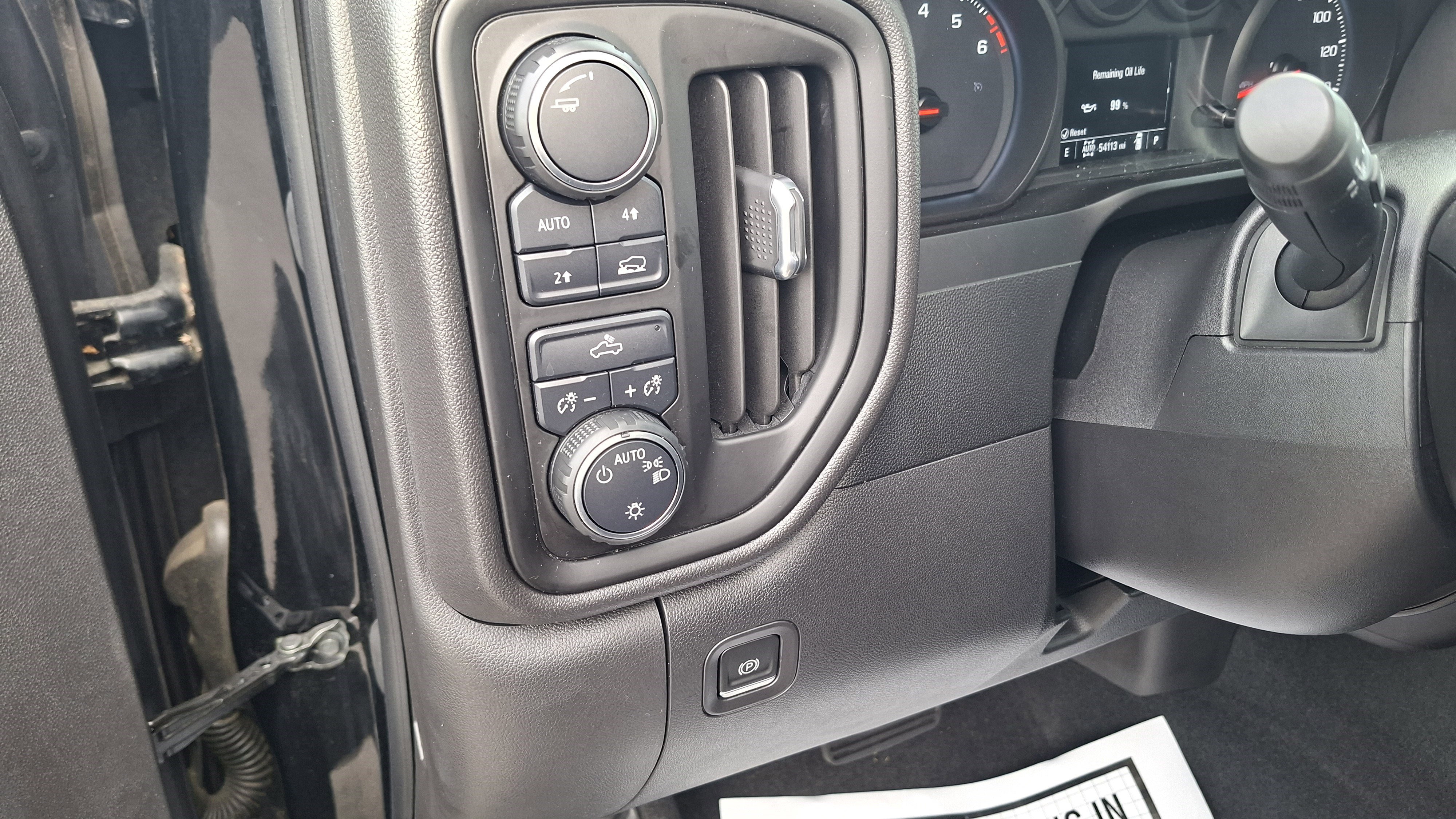 Used 2020 Chevrolet Silverado 1500 Custom w/ Custom Value Package AWD/4WD image 10