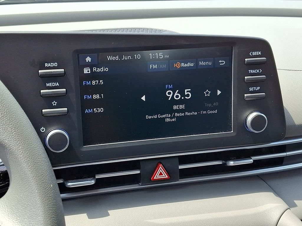 Certified 2025 Hyundai Elantra SE w/ Cargo Package FWD image 17