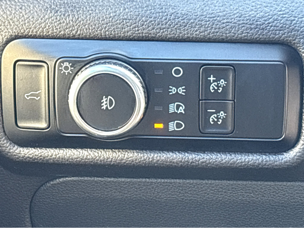 Used 2024 Ford Explorer XLT w/ Equipment Group 202A image 11