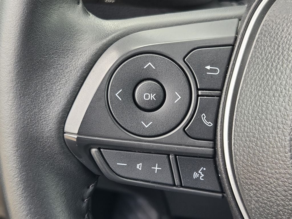 Used 2026 Toyota Corolla Cross LE FWD image 24