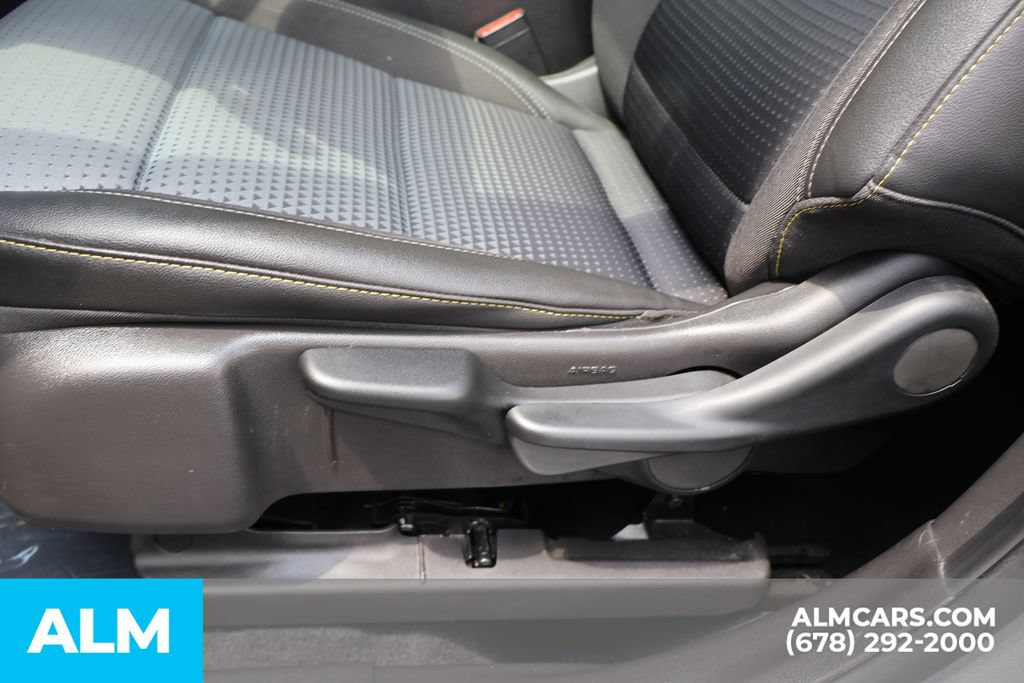 Used 2025 Chevrolet Trax LT FWD image 12