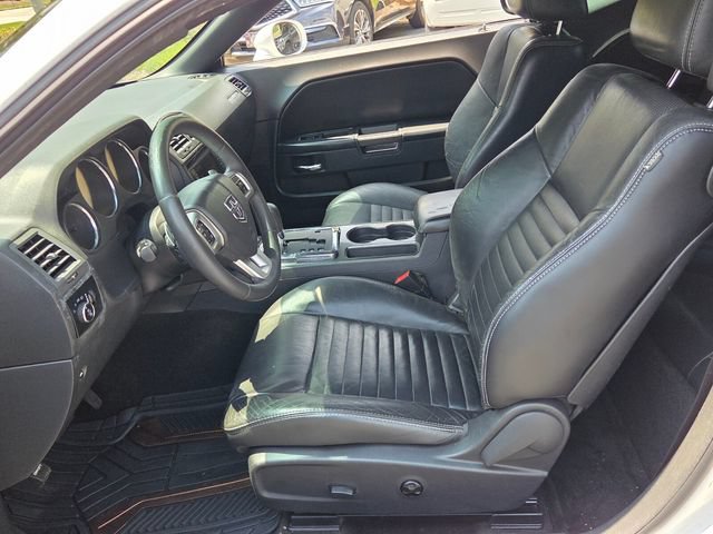 Used 2014 Dodge Challenger SXT RWD image 7