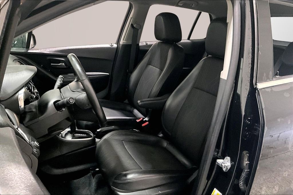 Used 2019 Chevrolet Trax LT w/ LT Convenience Package image 20