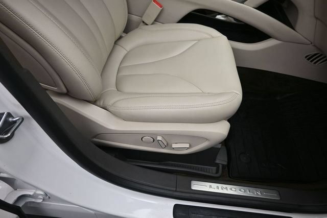 Used 2018 Lincoln MKX Premiere AWD/4WD image 30