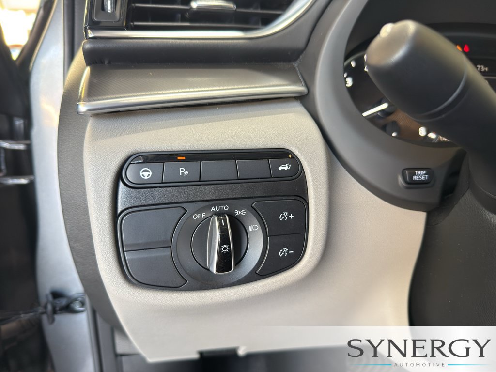 Certified 2023 INFINITI QX50 Luxe FWD image 18