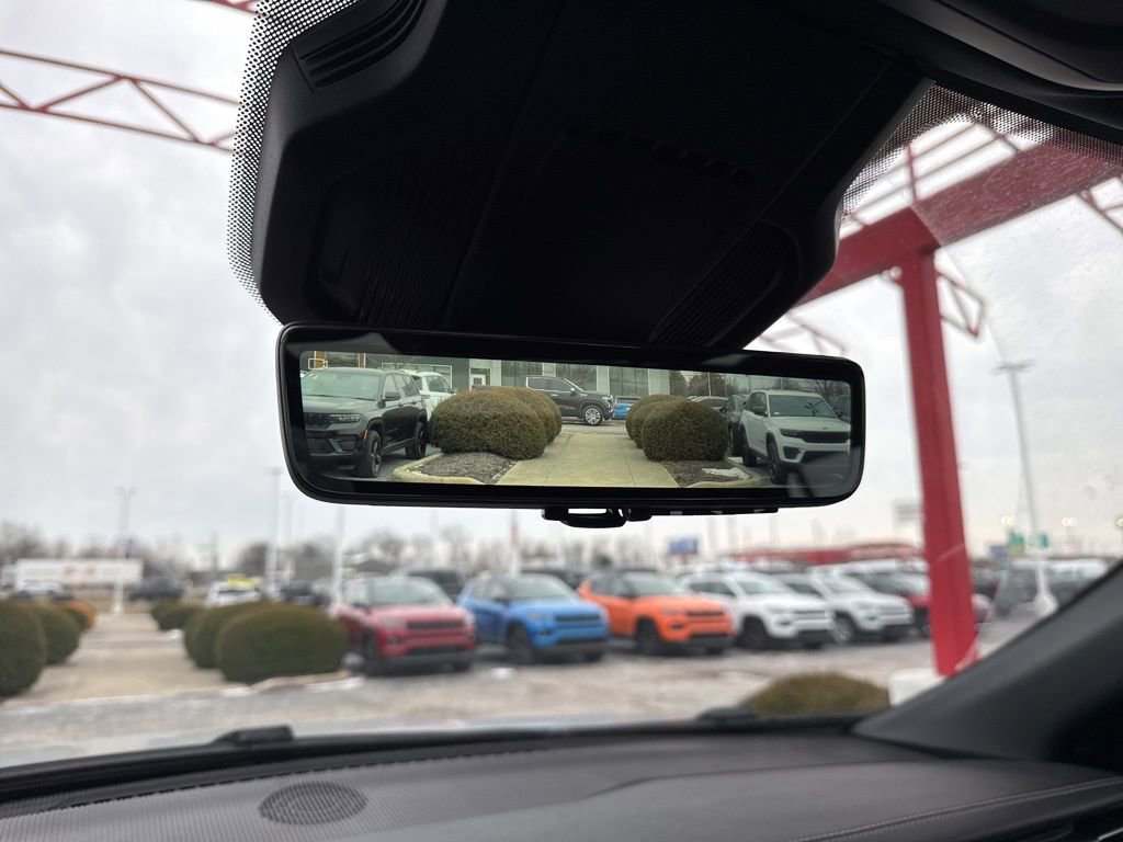 New 2026 Jeep Cherokee Overland w/ Advanced Pro Tech Group image 24