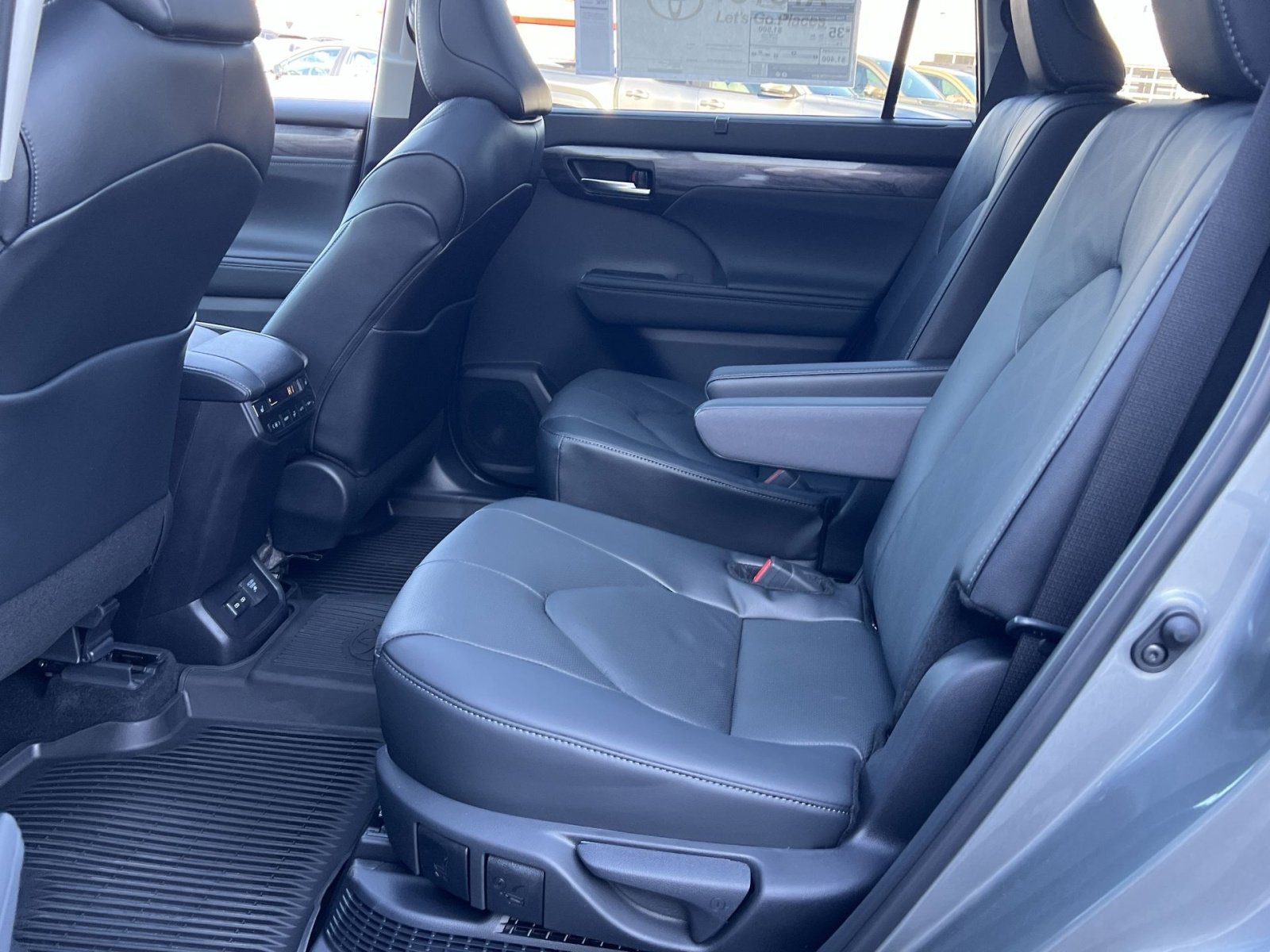 New 2026 Toyota Highlander Platinum image 20