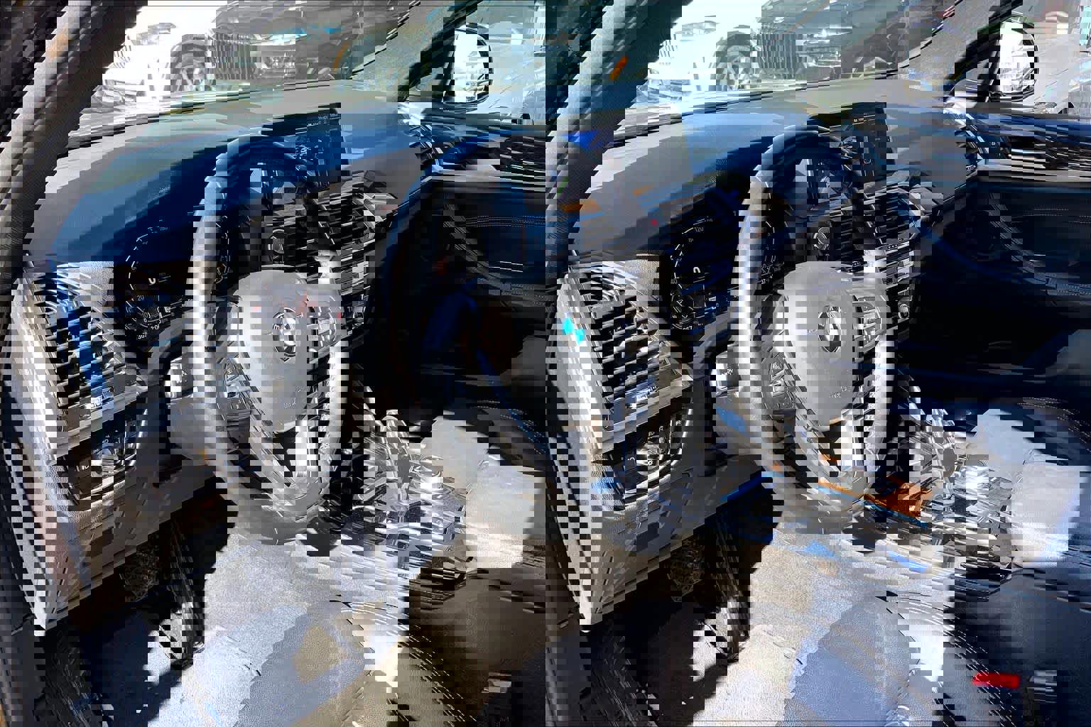 Used 2020 BMW X4 xDrive30i w/ Driving Assistance Package image 16