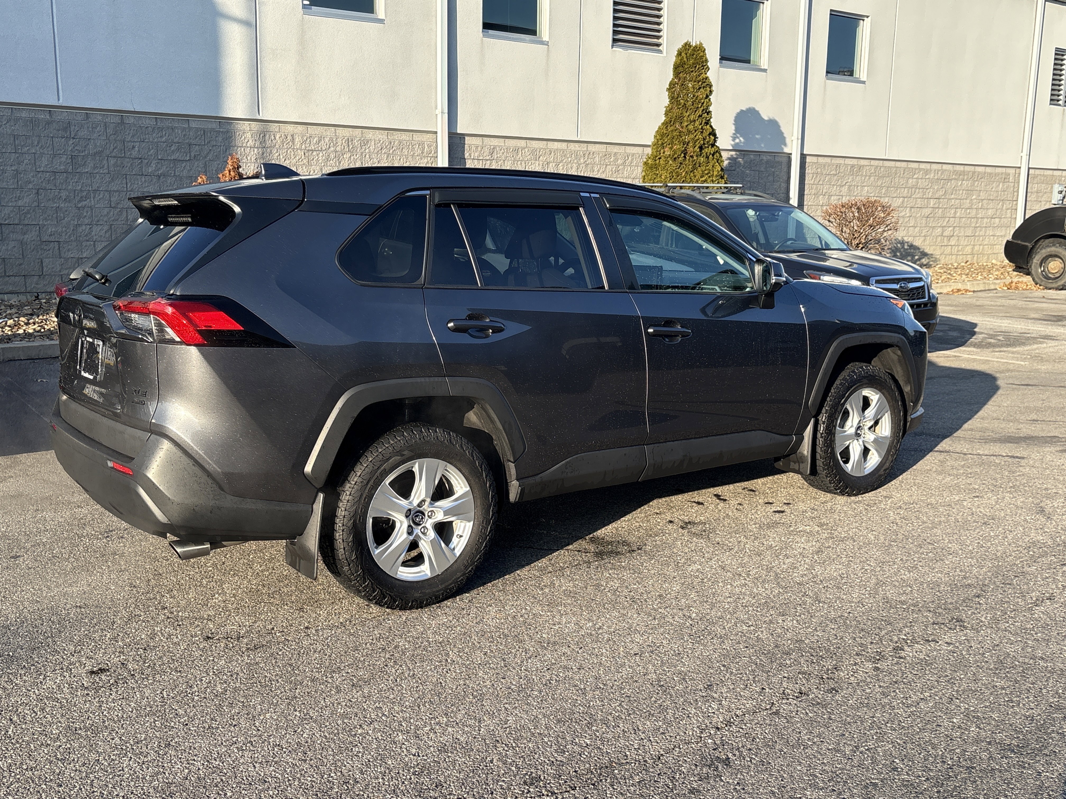 Used 2021 Toyota RAV4 XLE w/ Carpet Mat Package (TMS) image 6