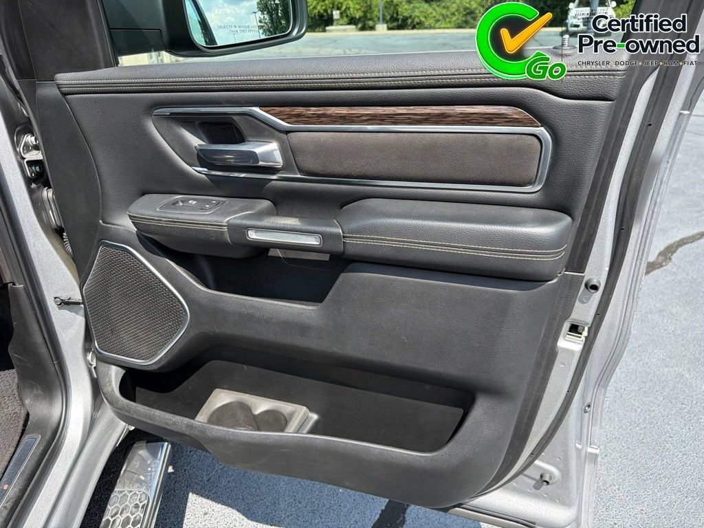 Used 2019 RAM 1500 Laramie AWD/4WD image 35