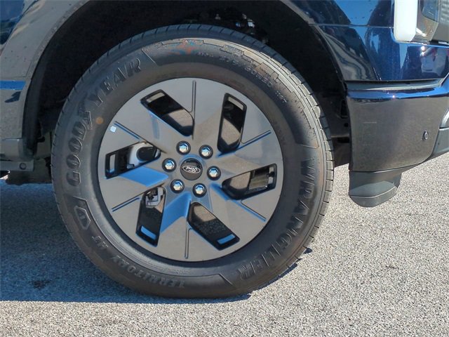 Used 2025 Ford F150 Lightning Flash image 11