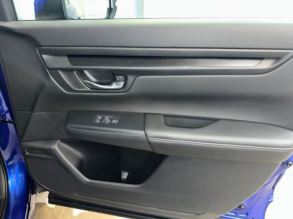 Used 2025 Honda CR-V LX image 25