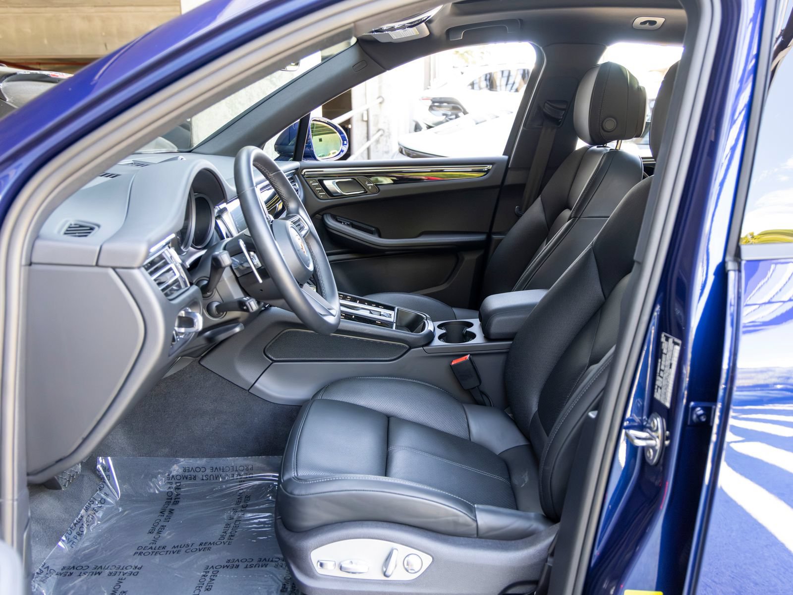 Certified 2026 Porsche Macan AWD/4WD image 29