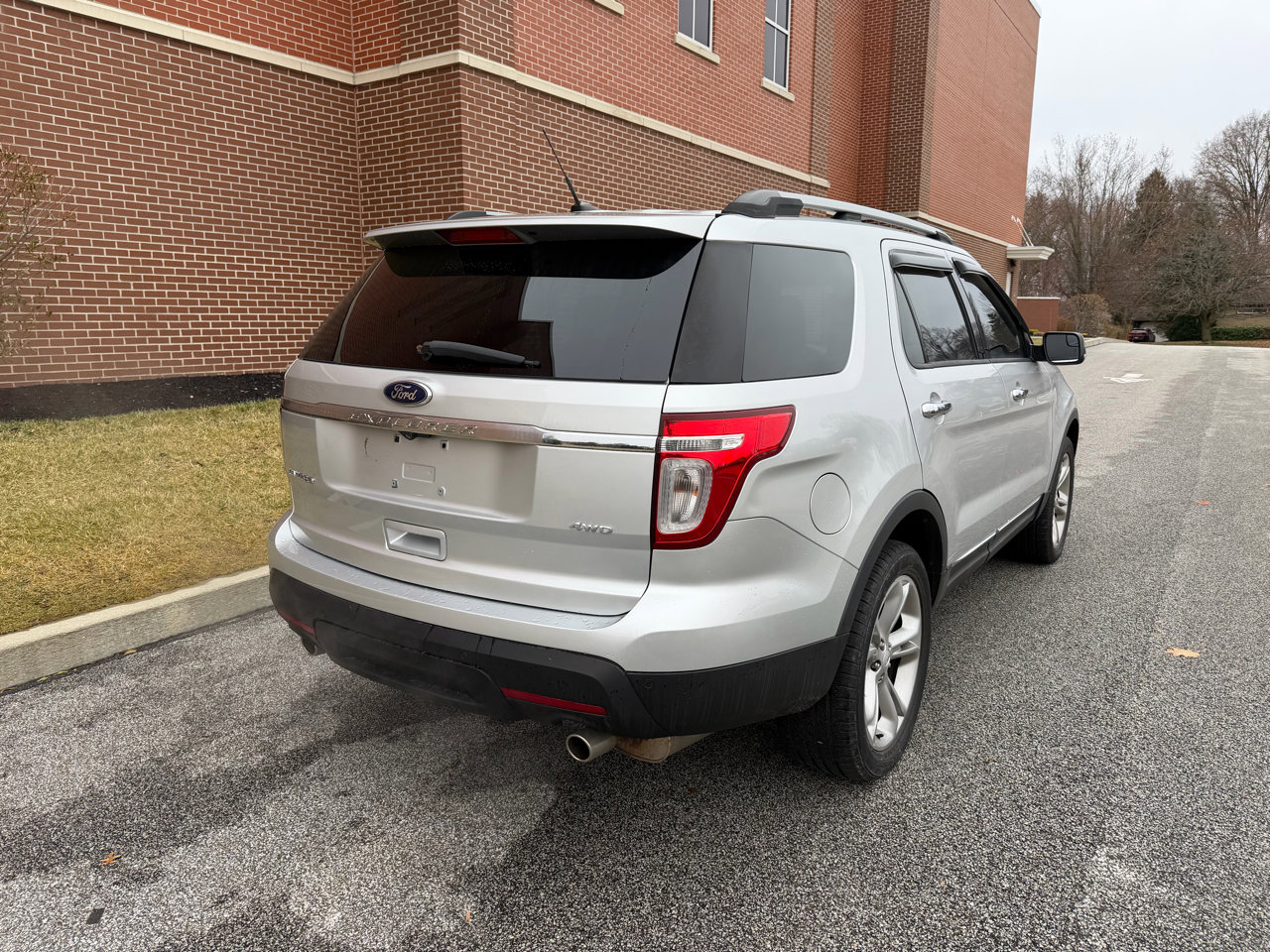 Used 2014 Ford Explorer Limited image 10