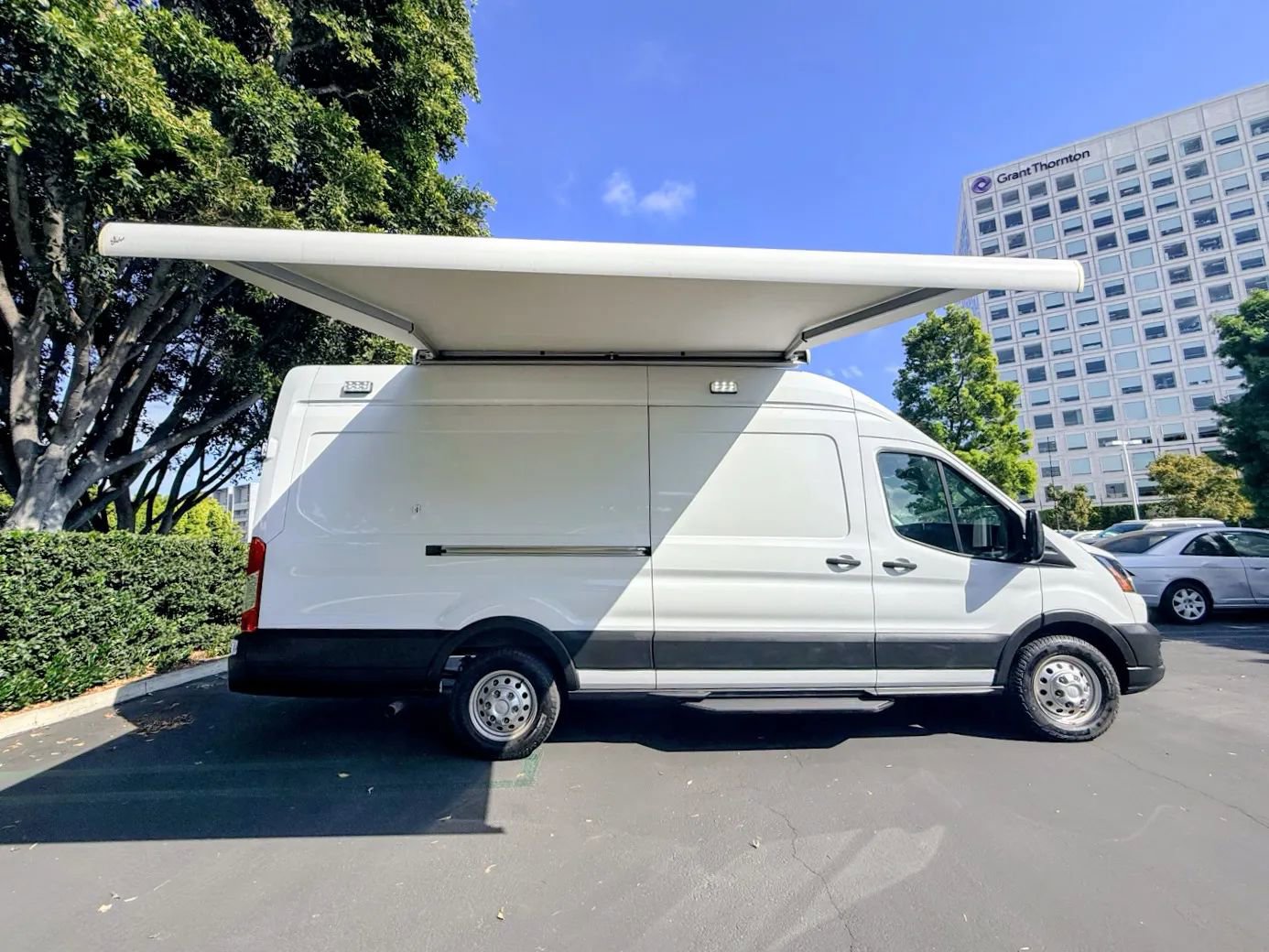 Used 2022 Ford Transit 350 148 High Roof Extended AWD w/ Load Area Protection Package image 7