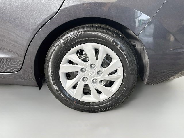 Used 2020 Hyundai Elantra SE FWD image 35