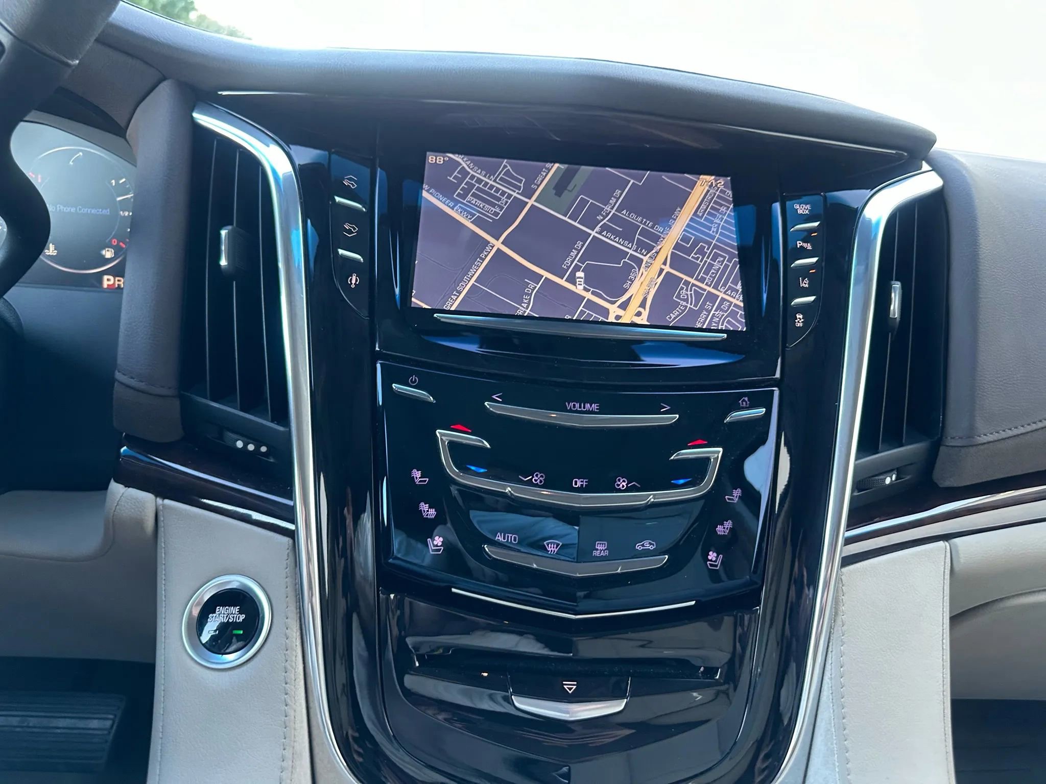 Used 2015 Cadillac Escalade Luxury image 42