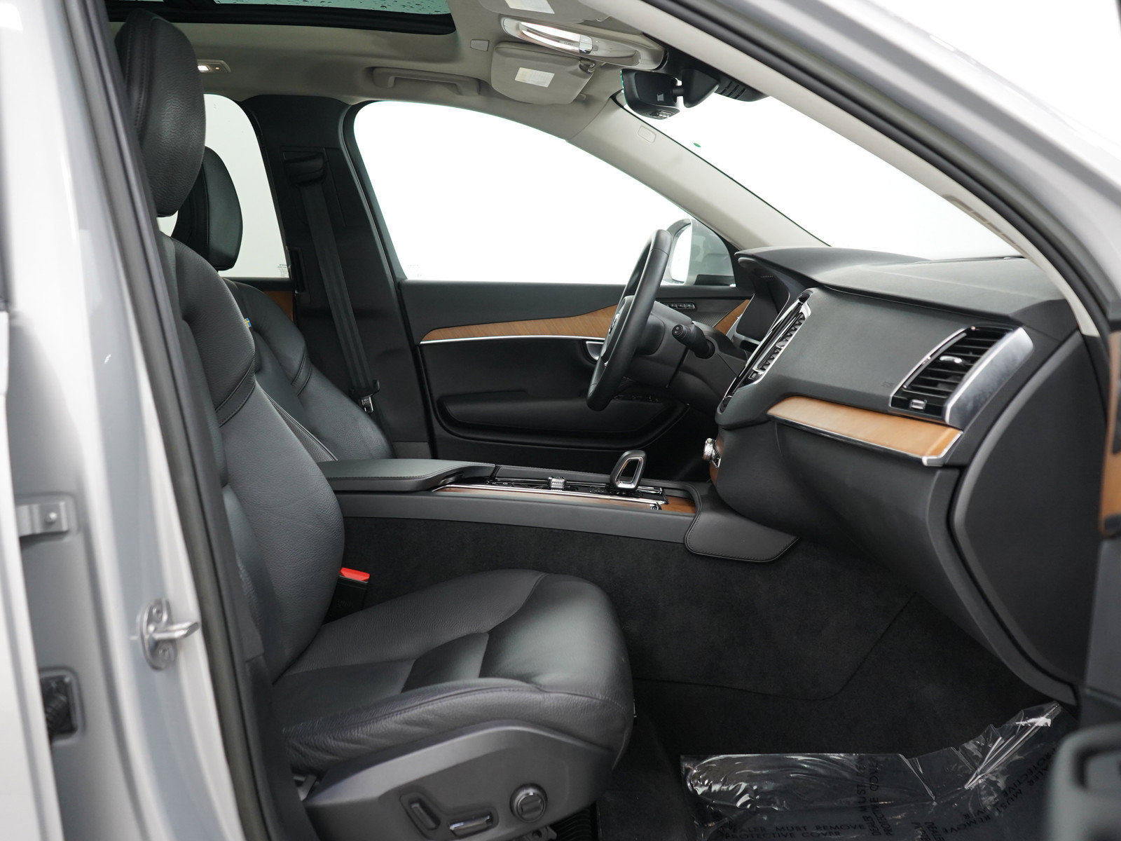 Used 2023 Volvo XC90 B6 Plus AWD/4WD image 11