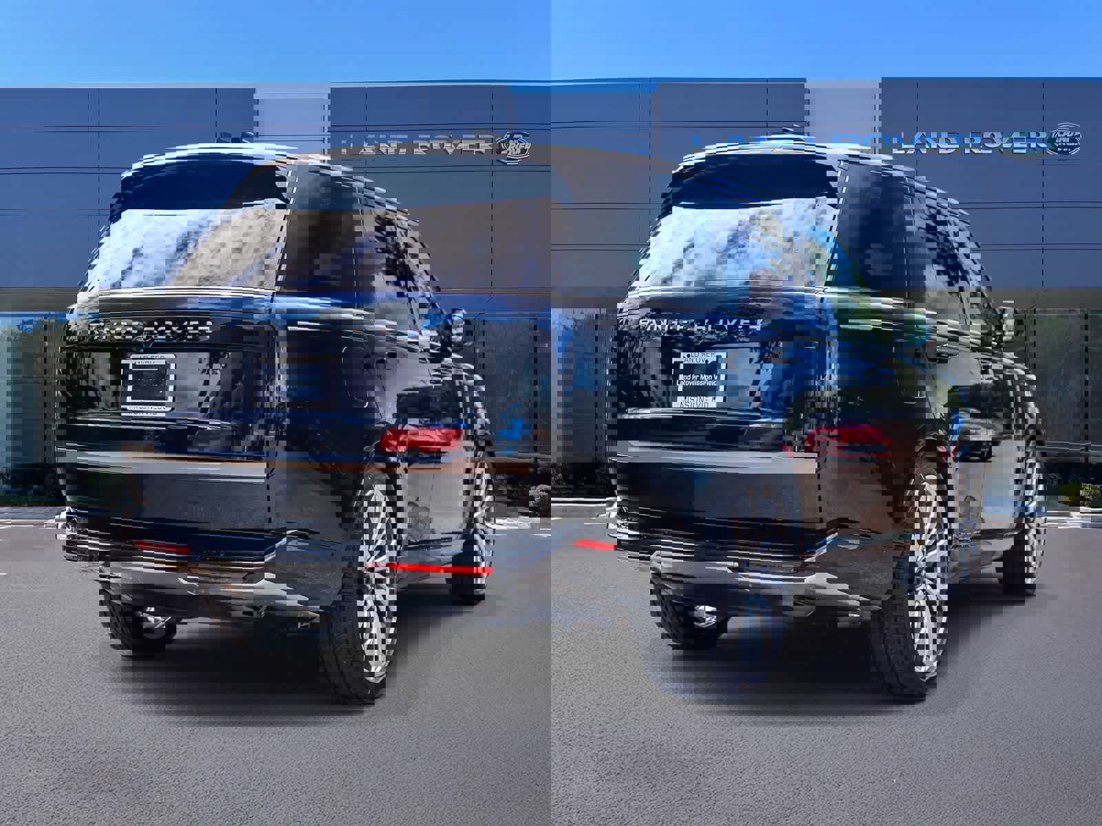 New 2026 Land Rover Range Rover SE image 4