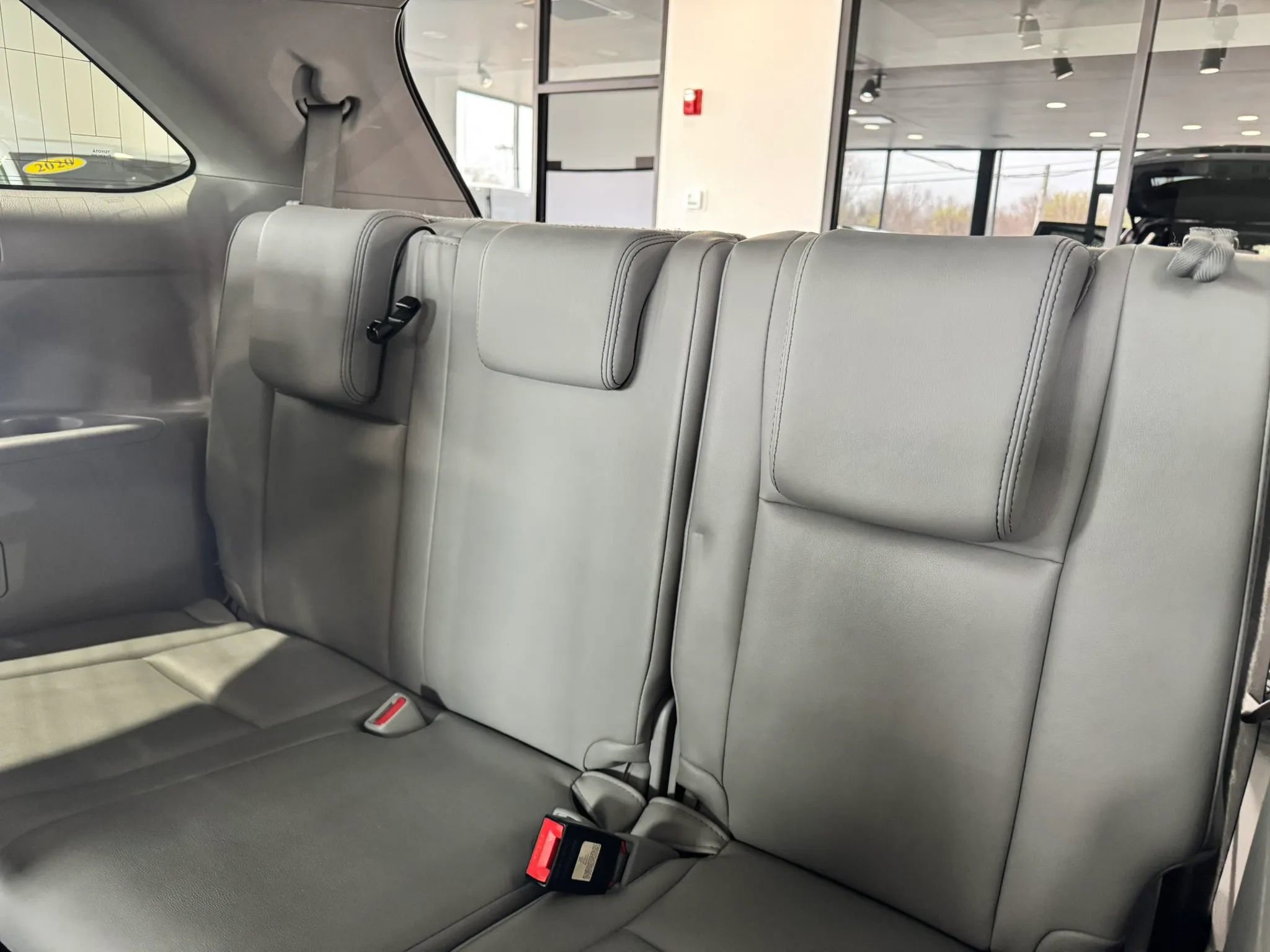 Used 2016 Toyota Highlander Limited AWD/4WD image 23