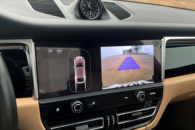 Used 2022 Porsche Macan image 14