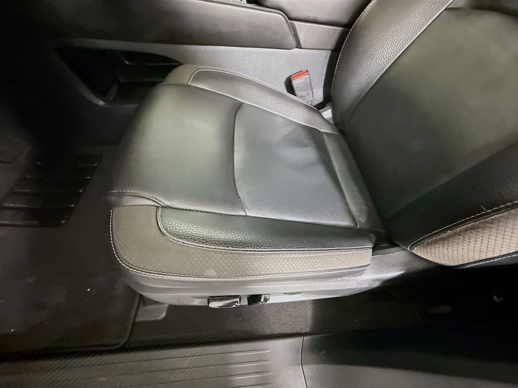 Used 2023 Nissan Pathfinder SL image 18