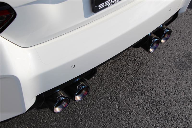 Used 2024 BMW M2 w/ Carbon Package image 2