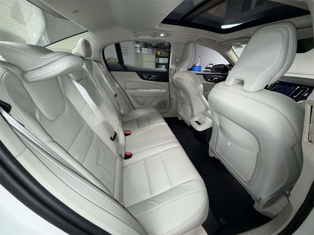 Used 2023 Volvo S60 B5 Plus image 16