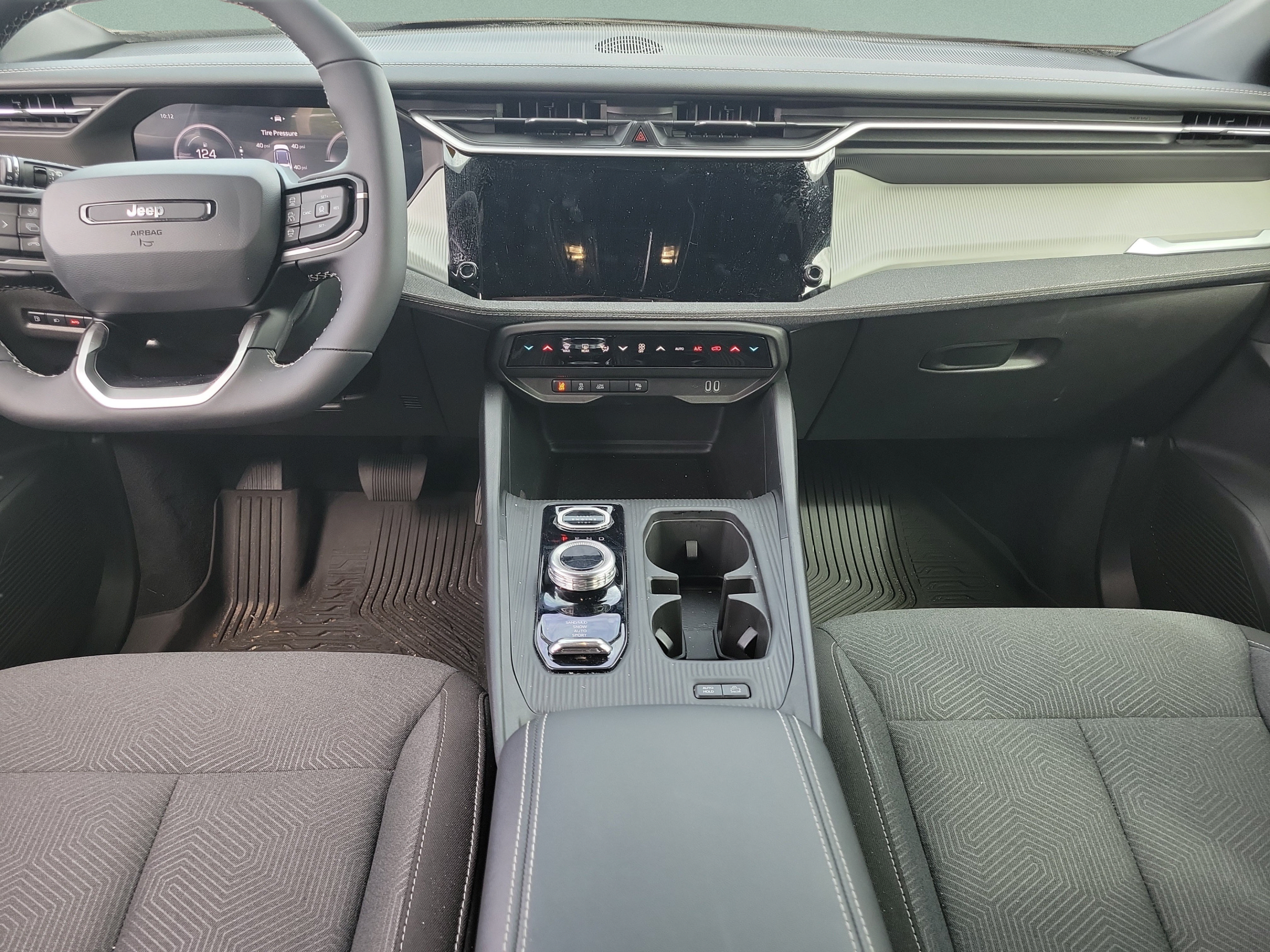 Used 2026 Jeep Cherokee Laredo AWD/4WD image 9