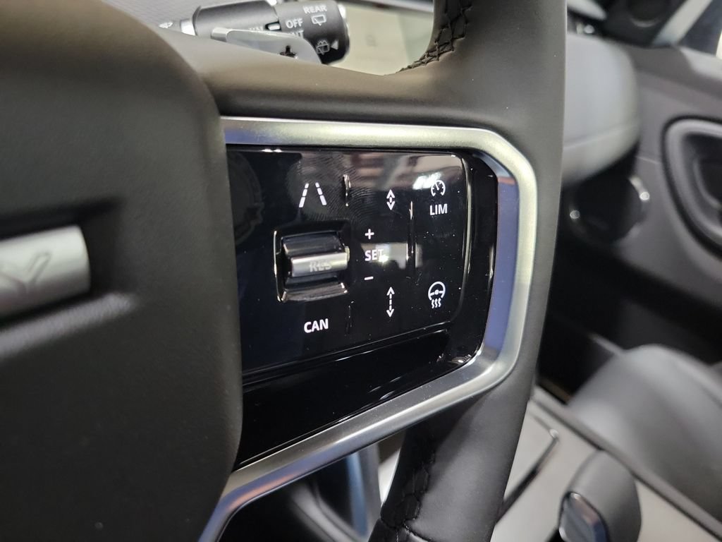 Used 2024 Land Rover Discovery Sport Dynamic SE AWD/4WD image 16