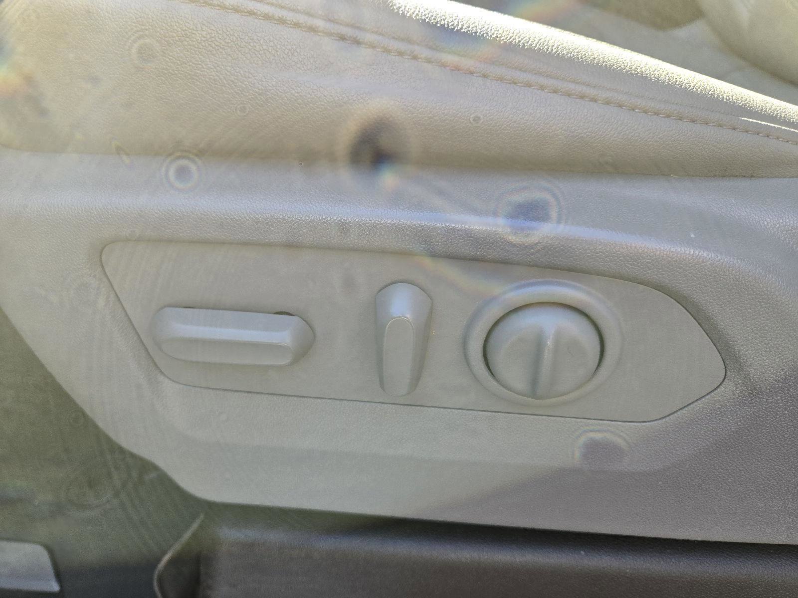 Used 2022 GMC Sierra 2500 SLT w/ SLT Convenience Package image 27