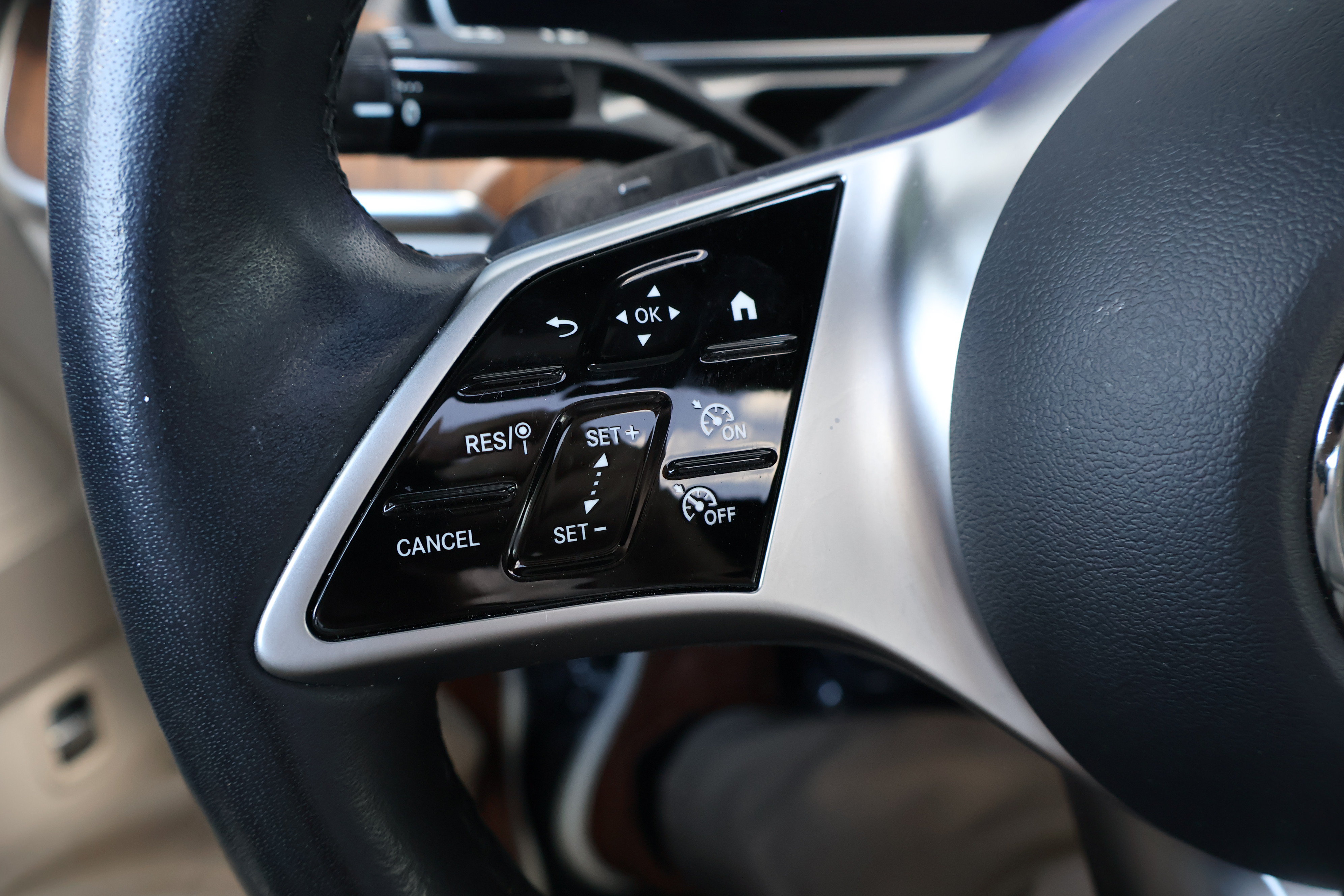 Certified 2024 Mercedes-Benz C 300 4MATIC Sedan image 34
