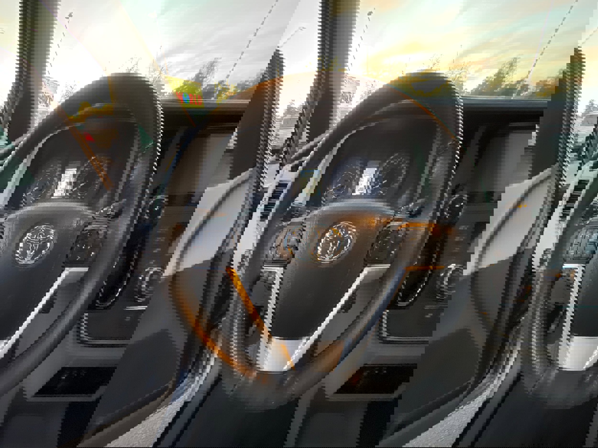 Used 2017 Toyota Sienna XLE image 16