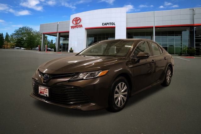 Used 2018 Toyota Camry LE image 6