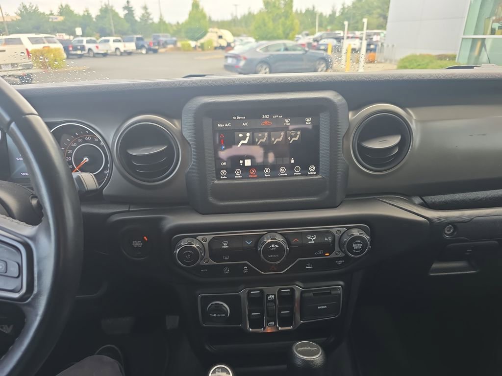 Used 2022 Jeep Gladiator Sport image 16